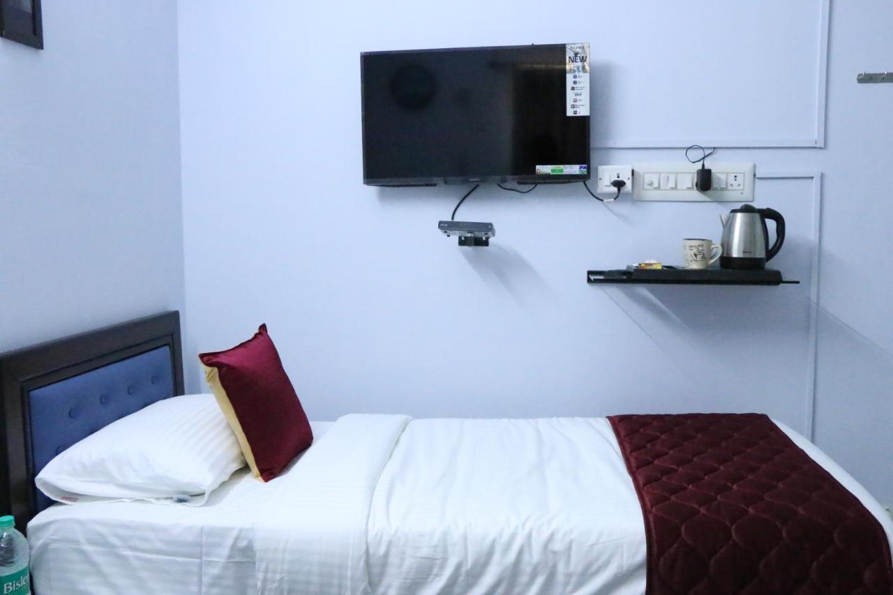 Hotel Nkc Airport Chennai Exteriör bild